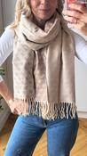 Guess reversible beige logo scarf aw5663vis03 image