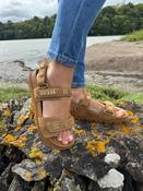 Guess tan suede logo sandals flpflpesu03 image
