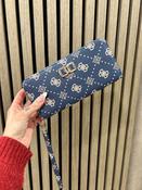 Guess Navy Logo EMELIE Wallet. GP9928146