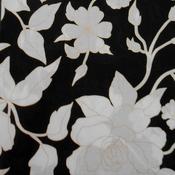 Combed lawn – Ivory roses on black