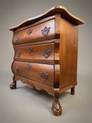 Early 20th Century Dutch Bombe Commode in Oak image