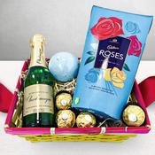 The Mini Pamper Hamper (Choose Bottle of your Choice) image