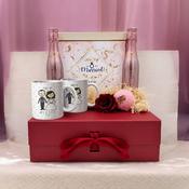 Sweethearts Surprise Wedding Hamper image