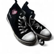 Black and white Converse trainers with heart detail #Converse #HeartDetails uk 4 us 6 sku 6982