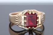 9kt Gold Garnet Ring - Weldons Jewellers