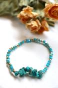 Turquoise beaded braelet image