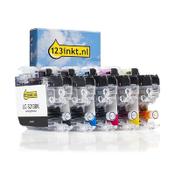123ink version replaces Brother LC-3213 BK/BK/C/M/Y ink cartridge 5-pack image