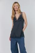 Cain top in washed black