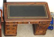 A Good Medium Size Victorian Mahogany Office Desk  (1382)