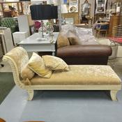 Ref. Dormeuse in Ivory finish crushed Velvet