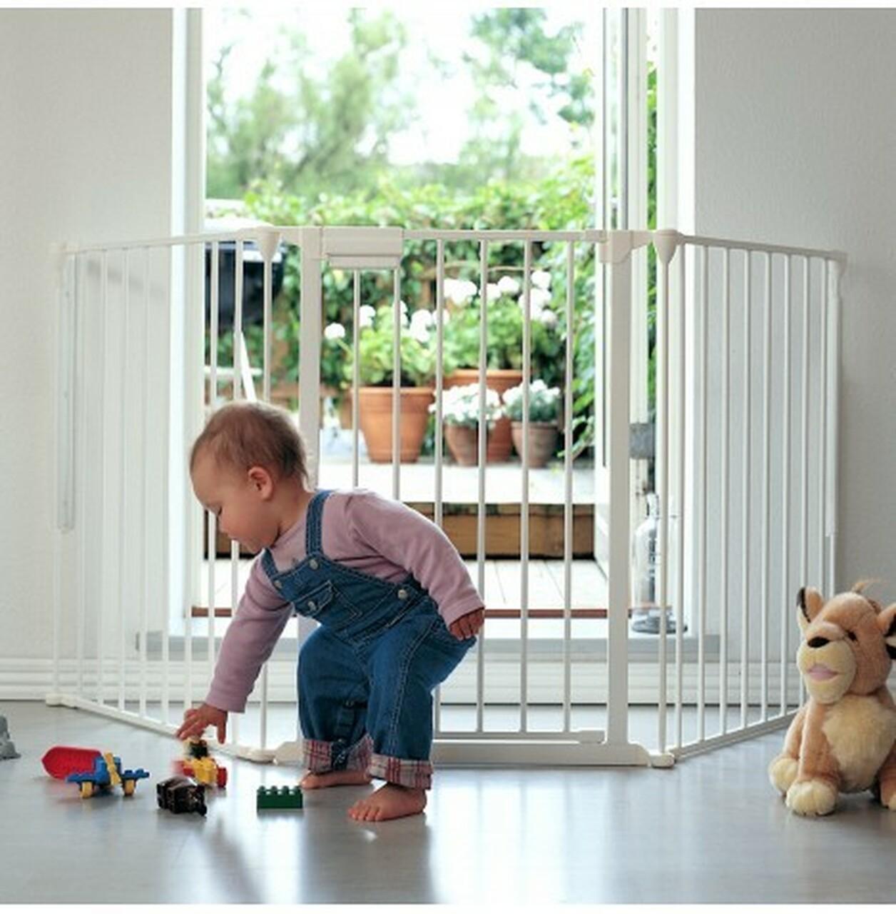 BabyDan Configure Flex Gate White Safety Gate for Openings 90-146 cm