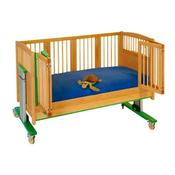 Savi Knut Care Cot image