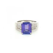 4.35ct Tanzanite &amp; 0.37ct Natural Diamond Baguette Shoulders in Platinum