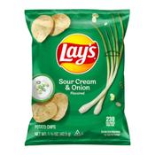 Lay's Sour Cream &amp; Onion Potato Chips 1.5oz (42.5g)