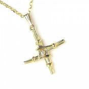 Petite croix de Brigid avec diamant