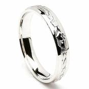 Gravierter silberner Claddagh Ring