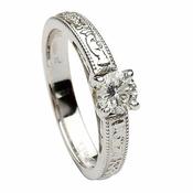Claddagh Geprägte Rundschnitt Diamant