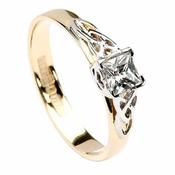 Diamantring mit Princessschliff