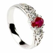 Bague de fiançailles en rubis et diamants image