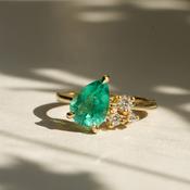 One of A Kind 2ct Emerald Pear with Lab Grown Diamond Cluster - 14k Gold Polished Band image