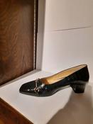 court shoe by Hogl image