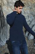 Fisherman out of Ireland links stitch sweater