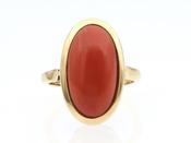 Retro 18kt yellow gold and oval coral dress ring image