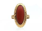 1970s oval coral dress ring in 18kt yellow gold image
