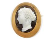 Antique Oval Hardstone Cameo of a Lady Brooch in Yellow Gold image