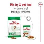 Royal Canin Giant Puppy Dry Dog Food 15kg image