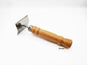 Queen Excluder Scraping Tool