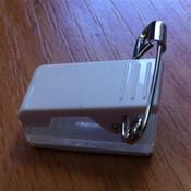 Plastic Pin Clips (per 100)