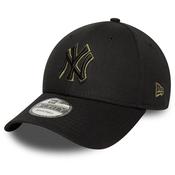 New York Yankees MLB Outline 9FORTY Adjustable Cap - Black - One image