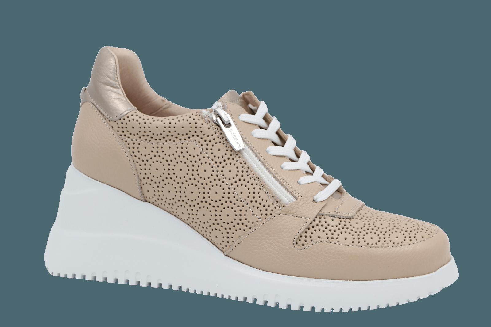 Amy huberman wedge trainers top
