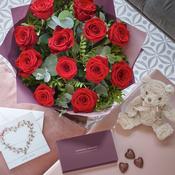 Valentine's Dozen Large-headed Red Roses Cute Gift Set