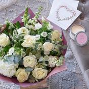 Deluxe Neutral Romantic Gift Set