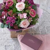 Luxury Winter Trending Bouquet with Chocolates