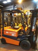 Electric Forklift 2.5 ton Recon Toyota Fmb with new battery