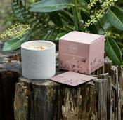 Irish Botanicals Wildflowers Wild Rose &amp; Stinging Nettle Candle | IBW-WSN-CER image