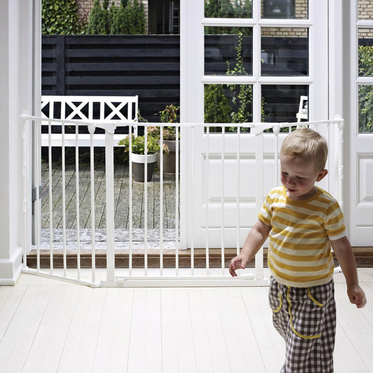 BabyDan Configure Flex Gate White Safety Gate for Openings 90-146 cm