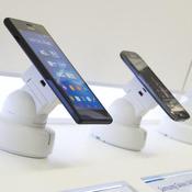 Universal secure iphone holder with recoiller