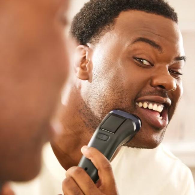 Remington R3 Rotary Shaver with Dual Track Blades, Pop-up Trimmer, Flexing Blades, Pivoting Neck, Corded Usage