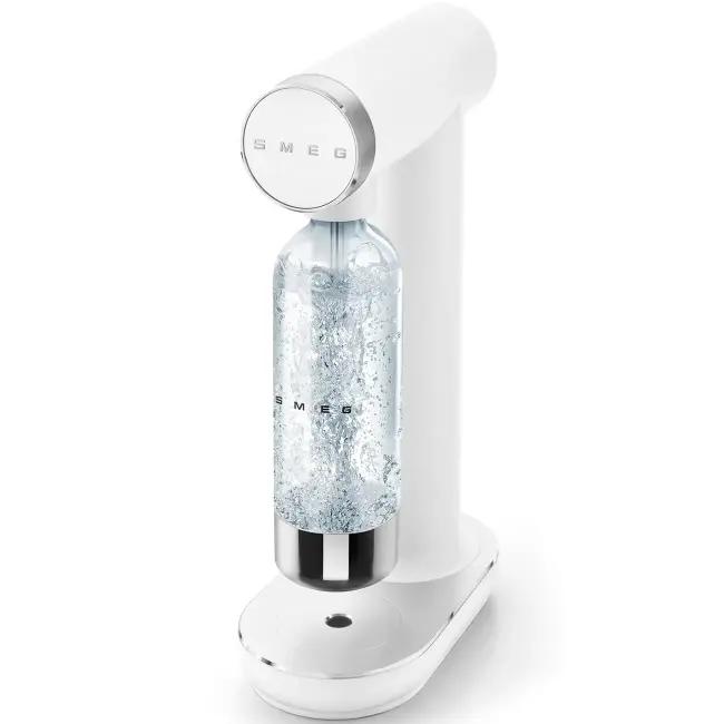 Smeg White Soda Maker with Tritan Renew Bottle, Manual Carbonation, Dishwasher Safe, Intuitive Knob, 800ml Capacity, No Electricity Required