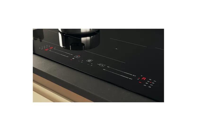 Whirlpool Induction Hob 77cm with CleanProtect, Booster, Flexiside, Chef Control, Timer, Child Lock, Black Glass, Touch Control