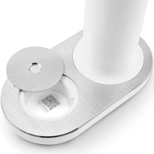 Smeg White Soda Maker with Tritan Renew Bottle, Manual Carbonation, Dishwasher Safe, Intuitive Knob, 800ml Capacity, No Electricity Required