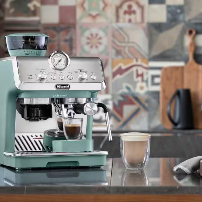 Delonghi La Specialista Arte EC9155.GR Green Espresso Coffee Machine - 8 Grind Settings, 3 Temp Levels, MyLatte Art Steam Wand, 15 Bar Pump, 1.5L Tank, 1400W