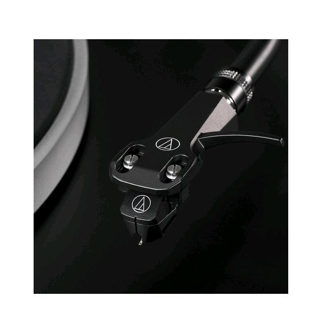 Audio-Technica Direct Drive Turntable Black with J-shaped tonearm, Built-in pre-amplifier, AT-VM95E cartridge, Dust Cover