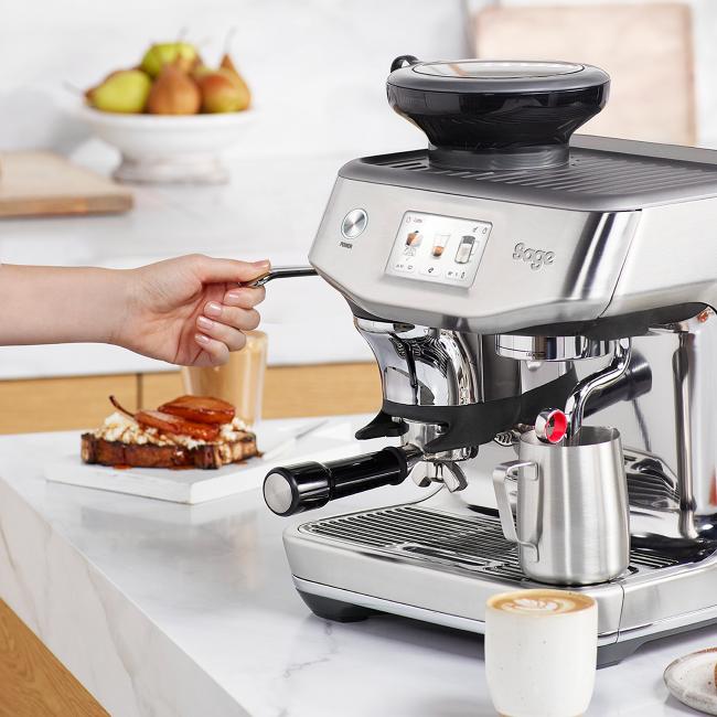 Sage Barista Touch Impress Espresso Coffee Machine Brushed Stainless Steel with Cold Extraction, Impress Puck System, Auto MilQ, ThermoJet Heating, 30 Grind Settings, Touchscreen, Barista Guidance, Cold Brew, Cold Espresso, 14 Presets, 15-bar Pressure, 9-bar Extraction