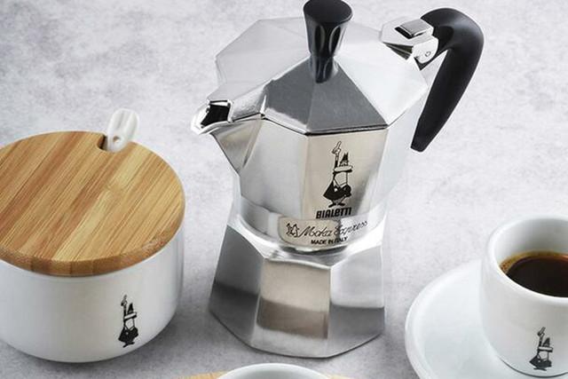 Bialetti Moka Express Coffee Maker 6 Cups Aluminum Silver Black Handle
