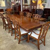 Elegant Chippendale mahogany crossband extendable dining with 8 chairs